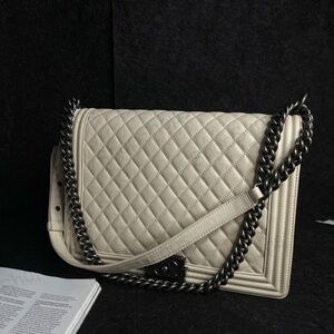 Elegant Cream Quilted Chain Bag